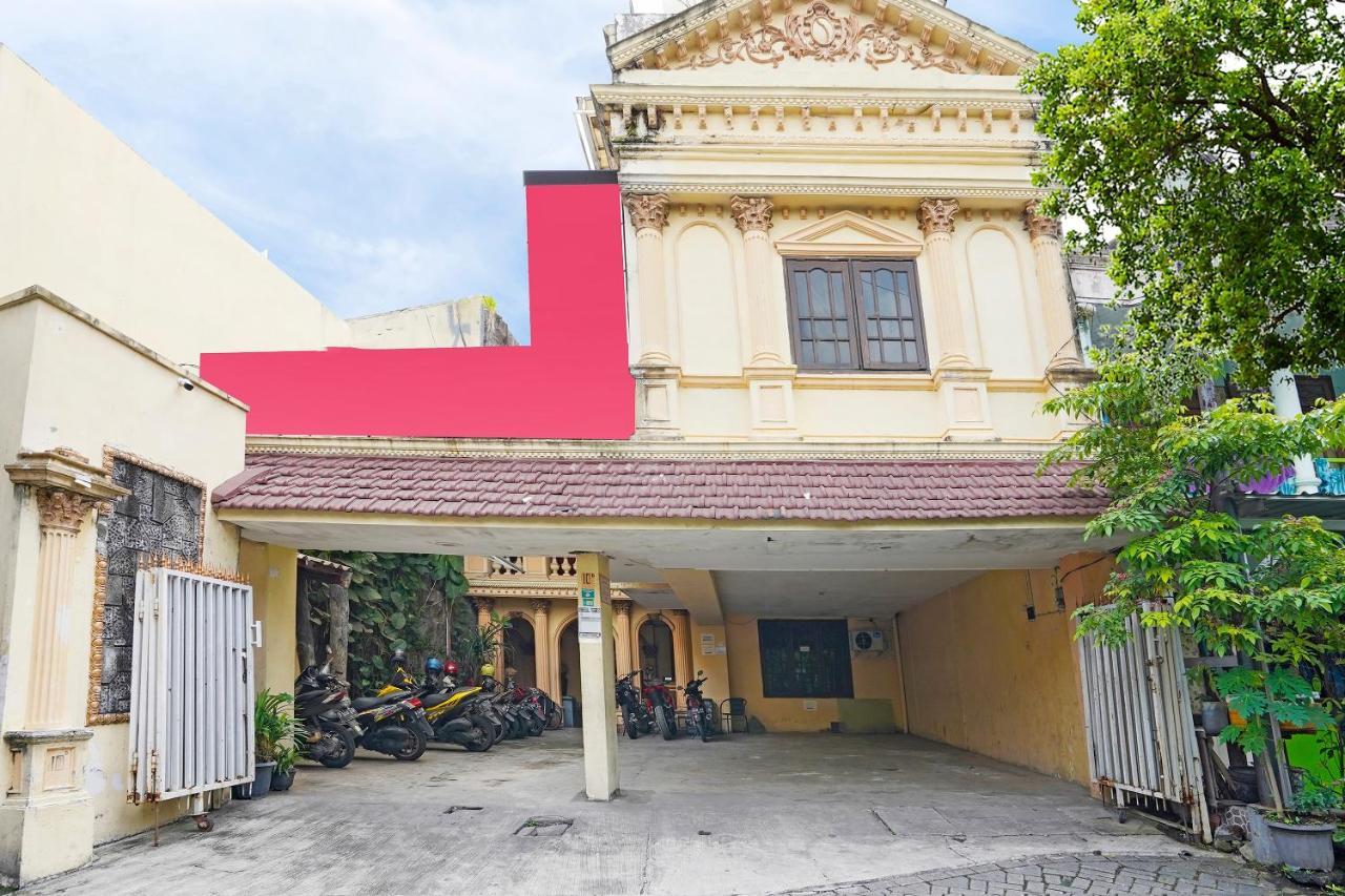 Oyo 91390 Kost Grand Royal Elite Hotel Сурабая Екстериор снимка
