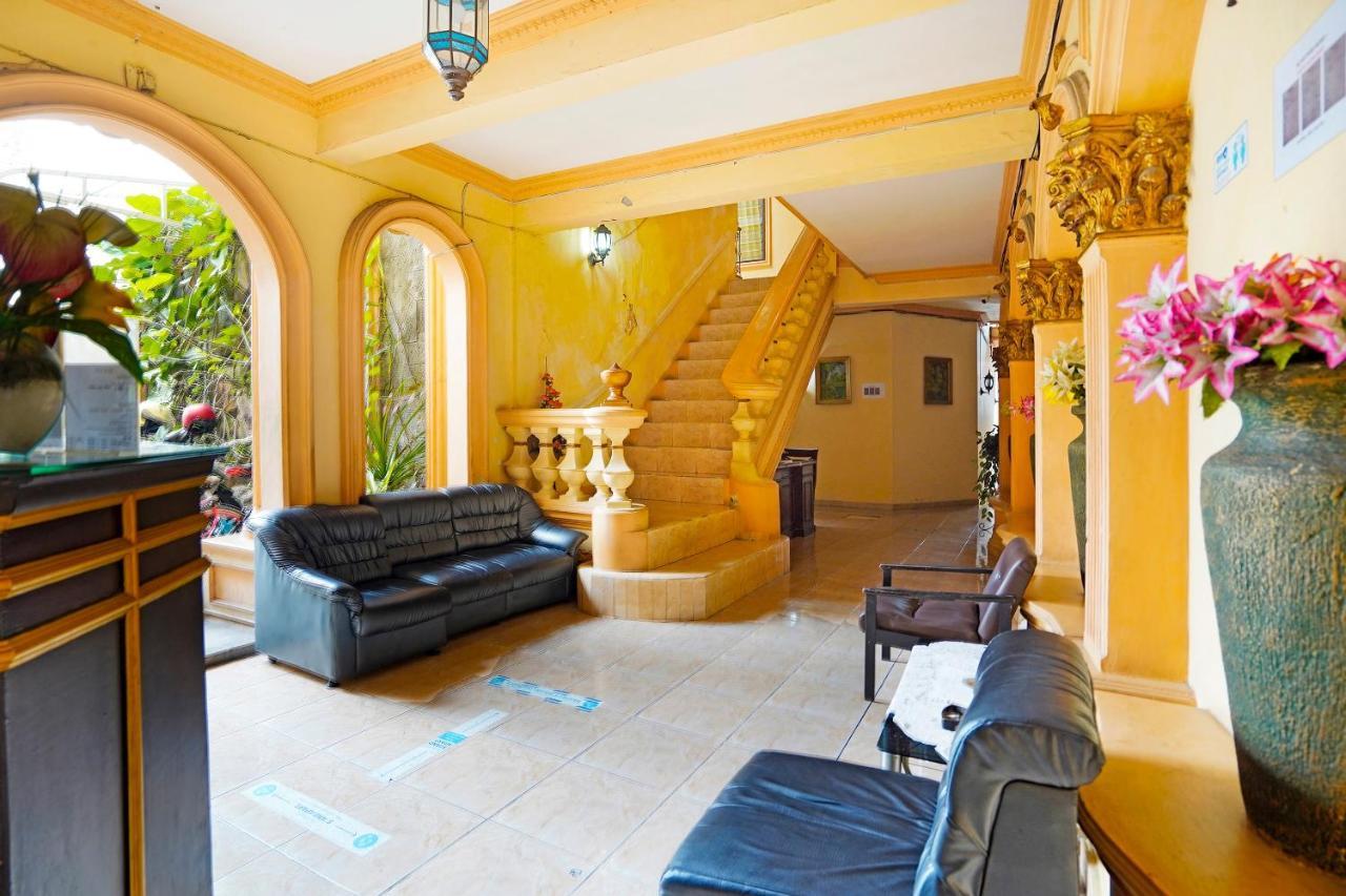 Oyo 91390 Kost Grand Royal Elite Hotel Сурабая Екстериор снимка