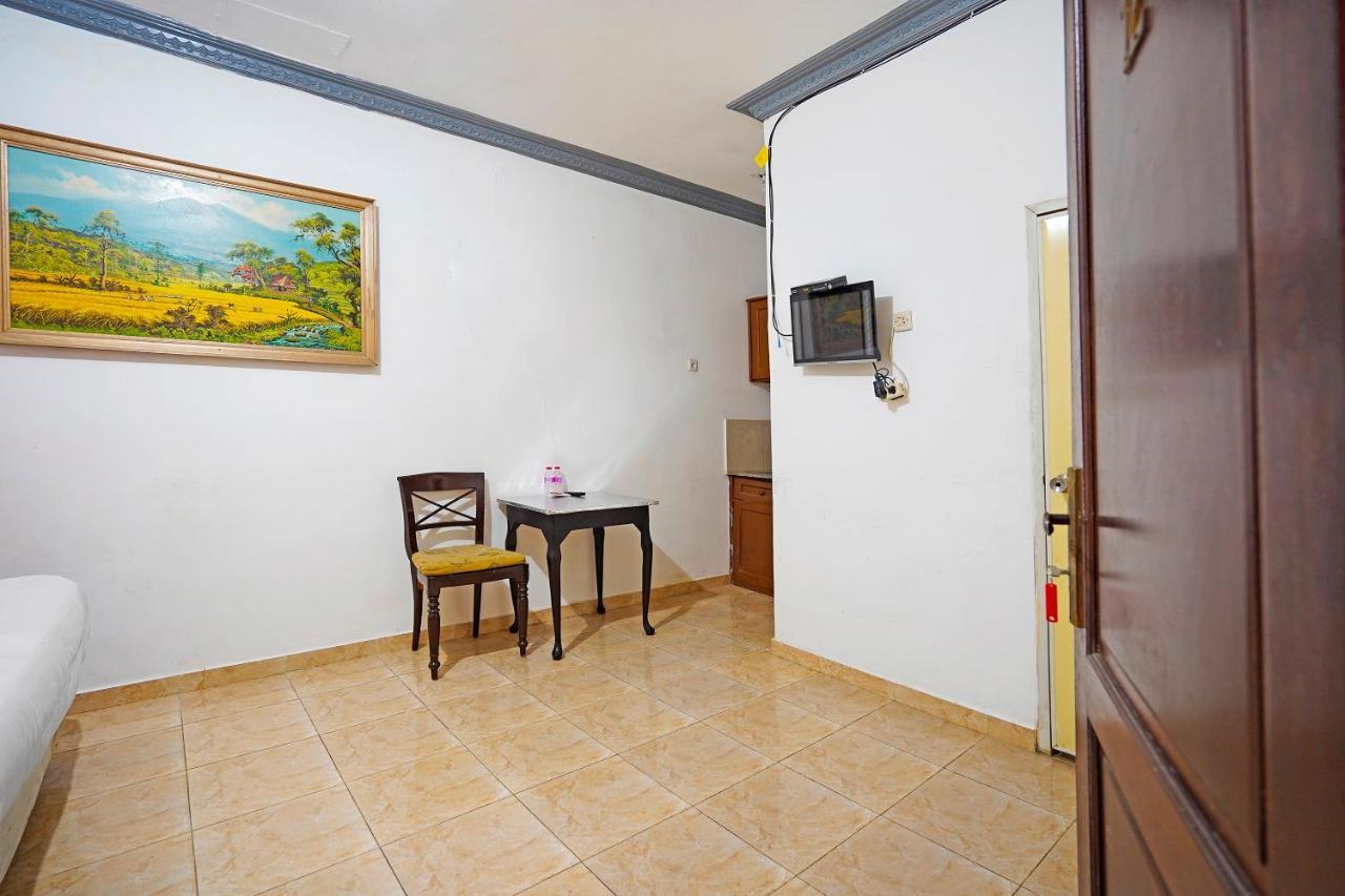 Oyo 91390 Kost Grand Royal Elite Hotel Сурабая Екстериор снимка