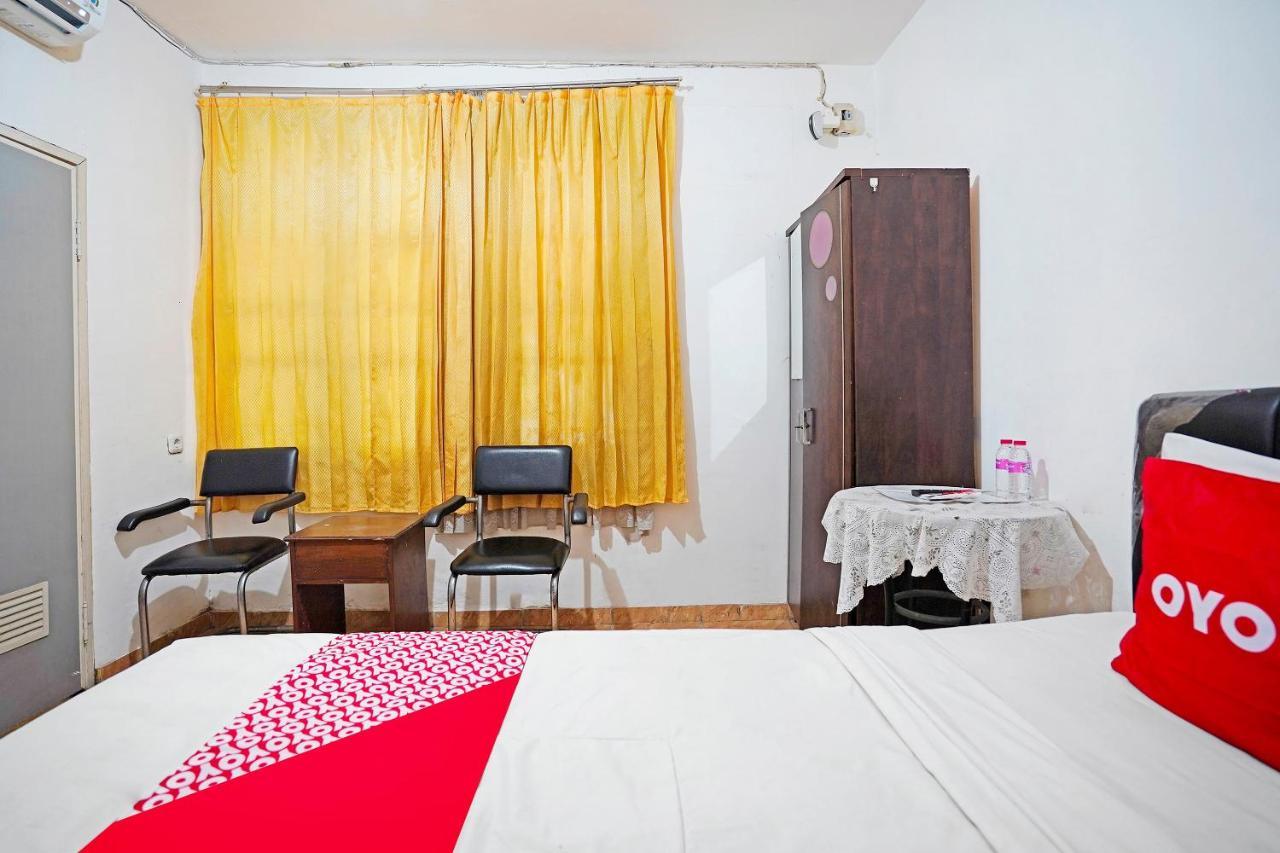 Oyo 91390 Kost Grand Royal Elite Hotel Сурабая Екстериор снимка