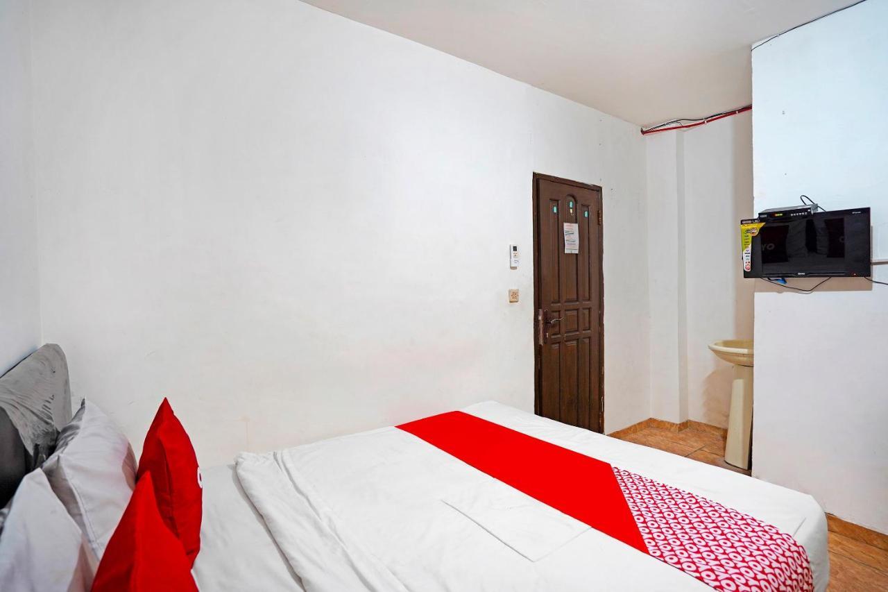 Oyo 91390 Kost Grand Royal Elite Hotel Сурабая Екстериор снимка