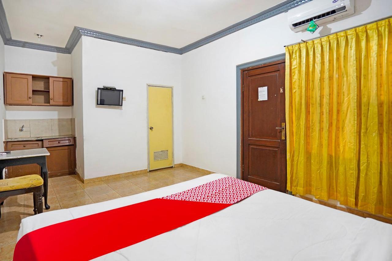 Oyo 91390 Kost Grand Royal Elite Hotel Сурабая Екстериор снимка